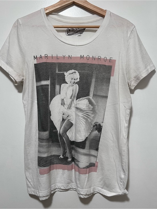 Old Navy Tops - Old Navy White Marilyn Monroe Graphic Tee with Pink Accents